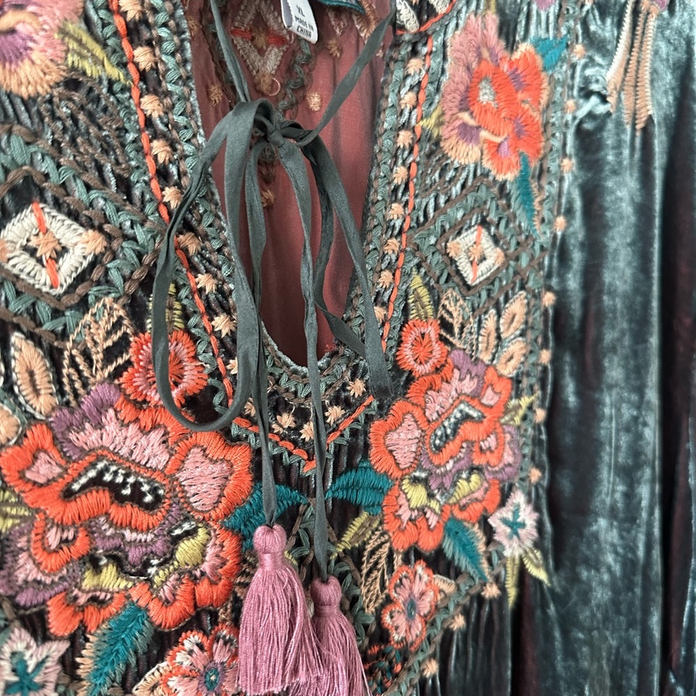 Johnny Was Maeve Velvet Trapunto tunic Dress with Floral Embroidery - Picture 4 of 11